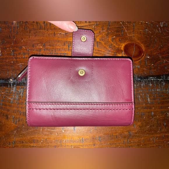 Vintage Coach smooth leather wallet in Burgundy EVC~ - Picture 6 of 16